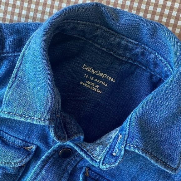 Set of 2 denim like shirts. Size 9-12 / 12-18 months - Picture 9 of 13